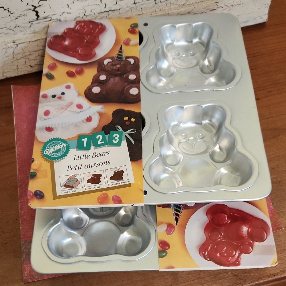Set of 2 Wilton Little Bears Cake Pans Vintage Aluminum 1994